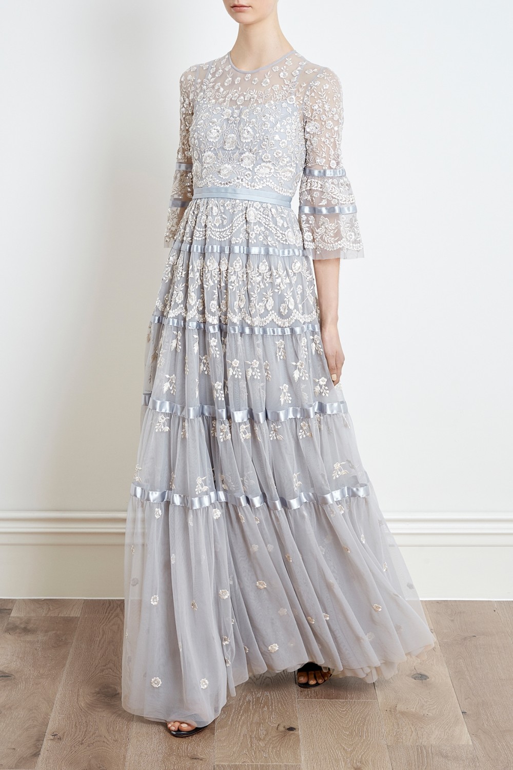 NEEDLEANDTHREAD_roses_gown_antique_blue_1